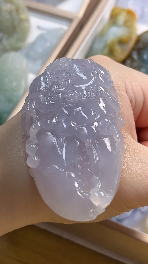 【新春好物】天然缅甸翡翠冰种淡粉胶感蟹钳毛货需抛光尺寸66-38-13