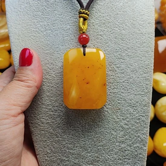 蜜蜡未镶嵌吊坠(赠链)