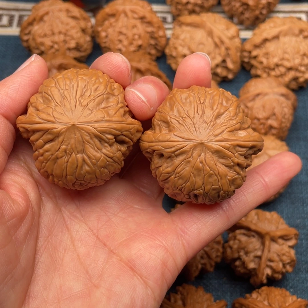 蜉***生把件文玩核桃42全品毕业球铁啊