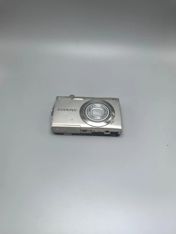 8新 Nikon/尼康 尼康s4000 1200万像素 4倍光学变焦