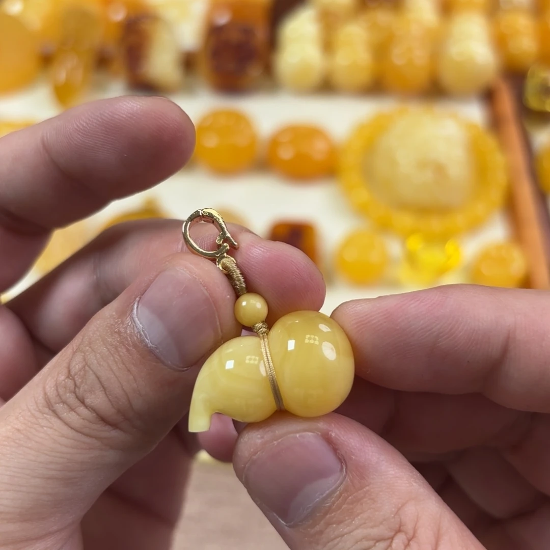 蜜蜡未镶嵌裸石葫芦