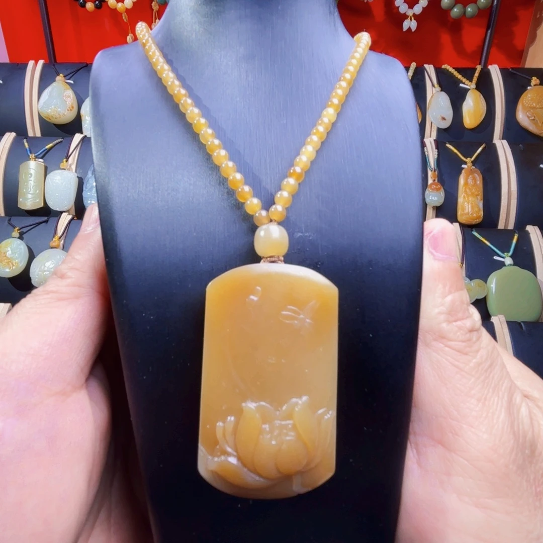 和田玉未镶嵌颈饰