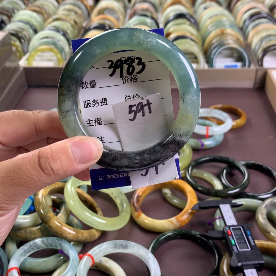蛇纹石玉未镶嵌手镯3983