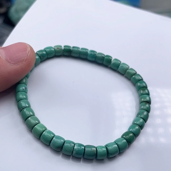 绿松石颈饰未镶嵌