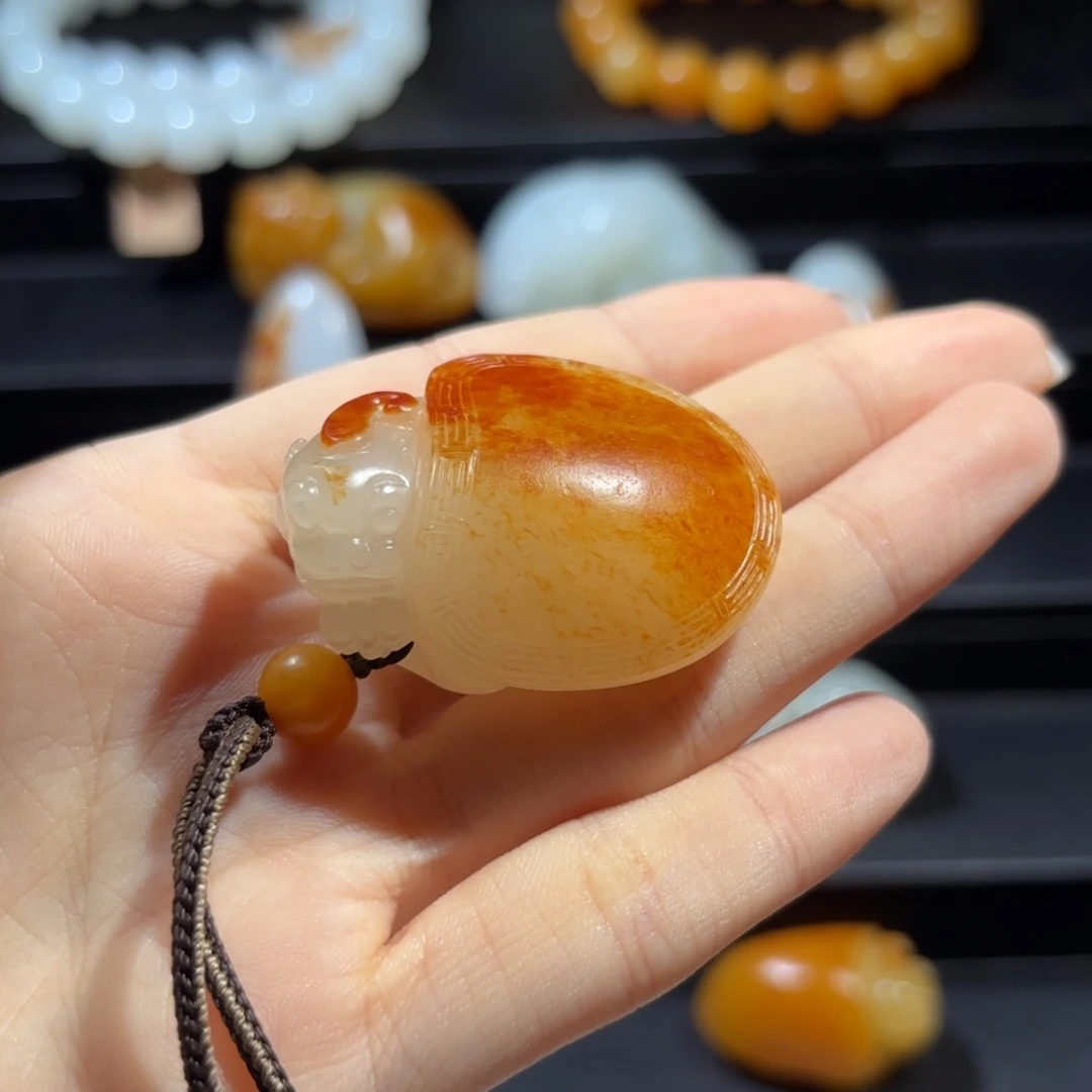 好***断和田玉未镶嵌挂件