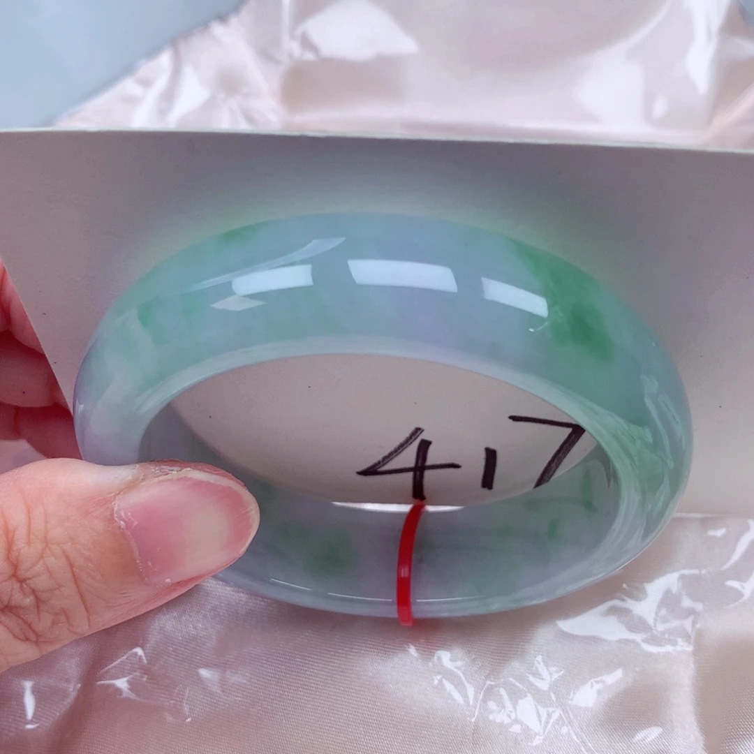 翡翠手镯未镶嵌翡翠