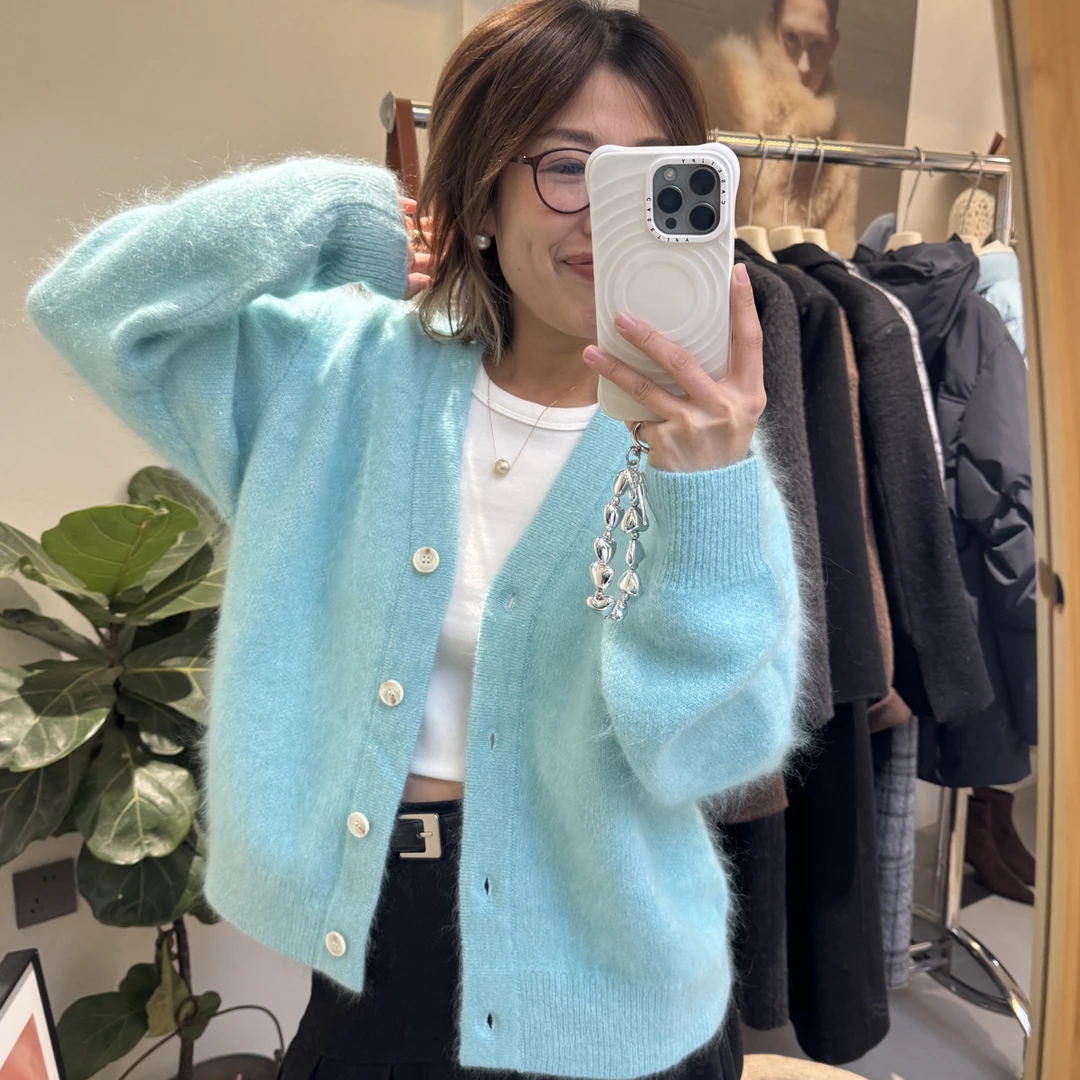 薄荷绿色软糯宽松暗亮色毛衣