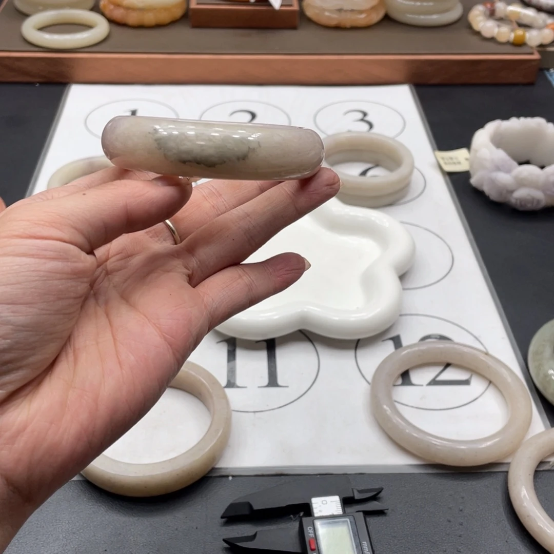 查罗石手镯未镶嵌?**米