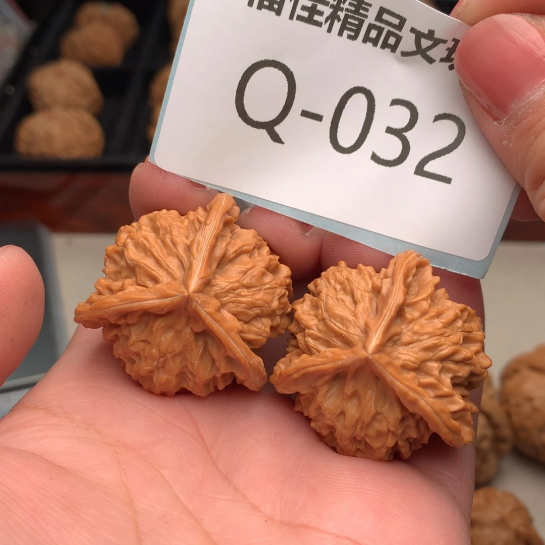 文玩核桃把件36转圈正奔………..
