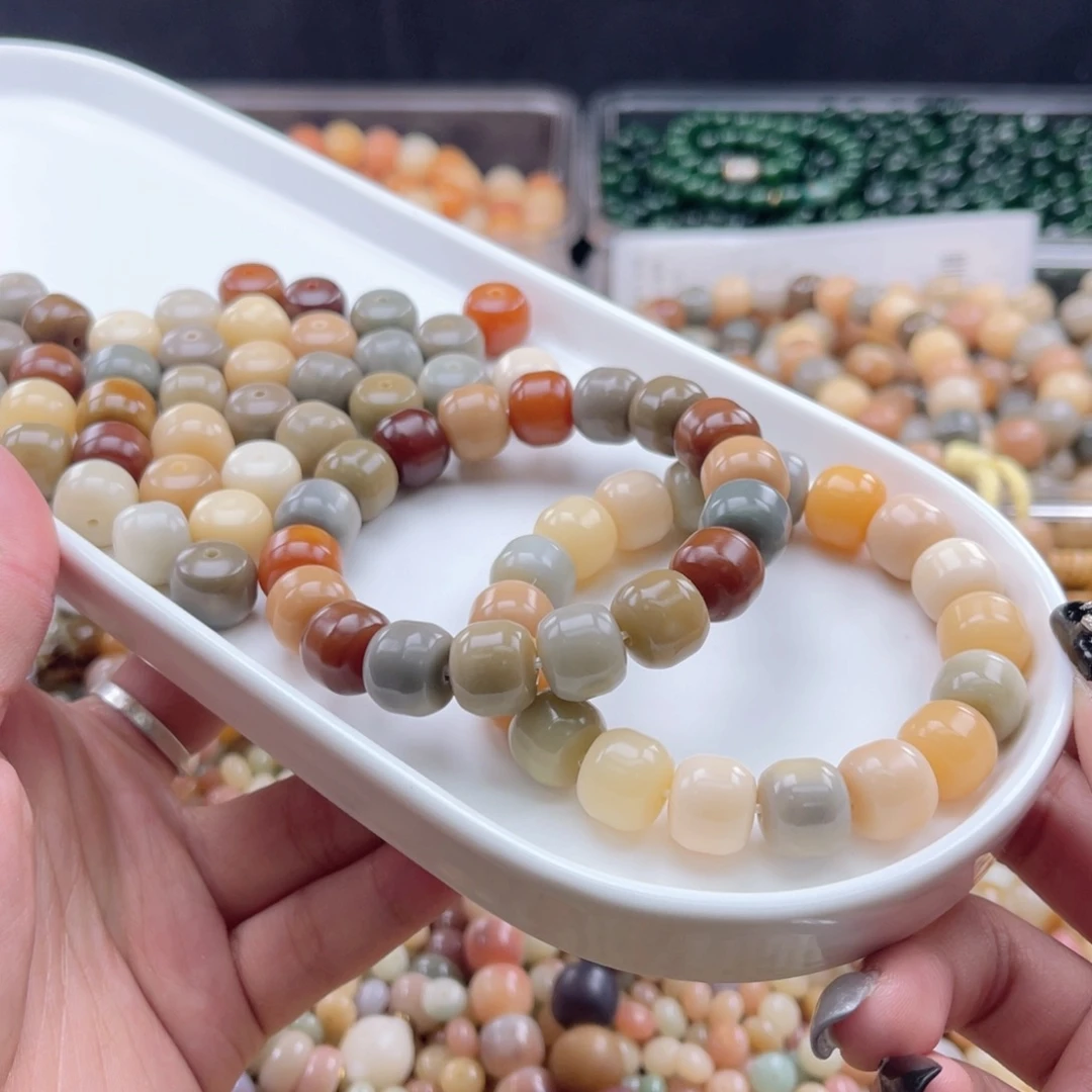 白玉菩提吊坠a13mm20颗。汉堡