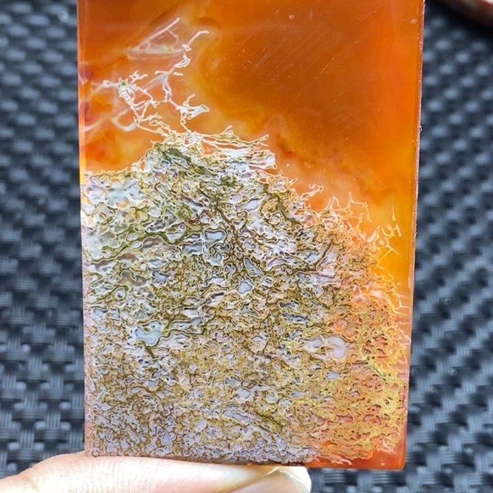 玛瑙/玉髓颈饰未镶嵌草