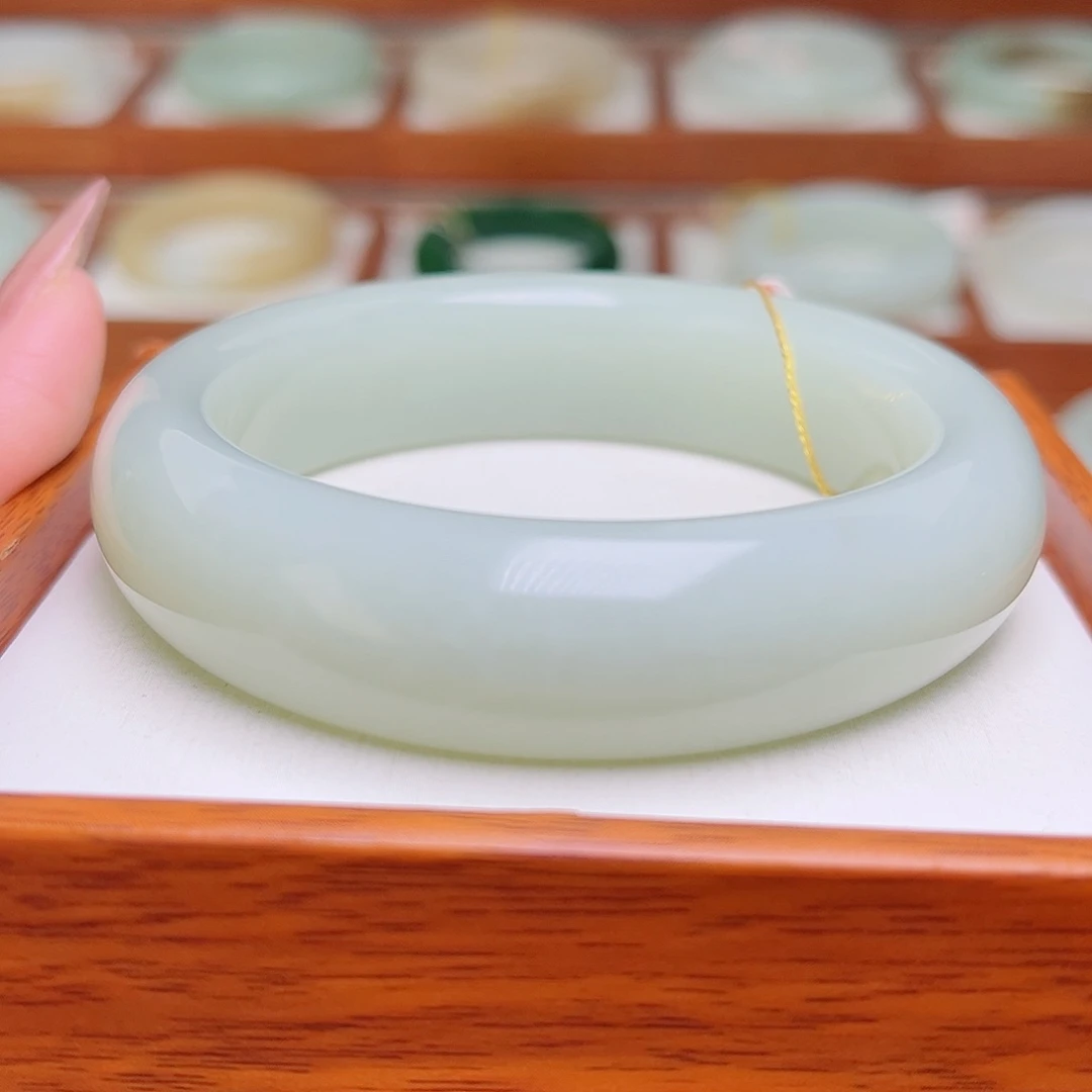 和田玉手镯未镶嵌59.8