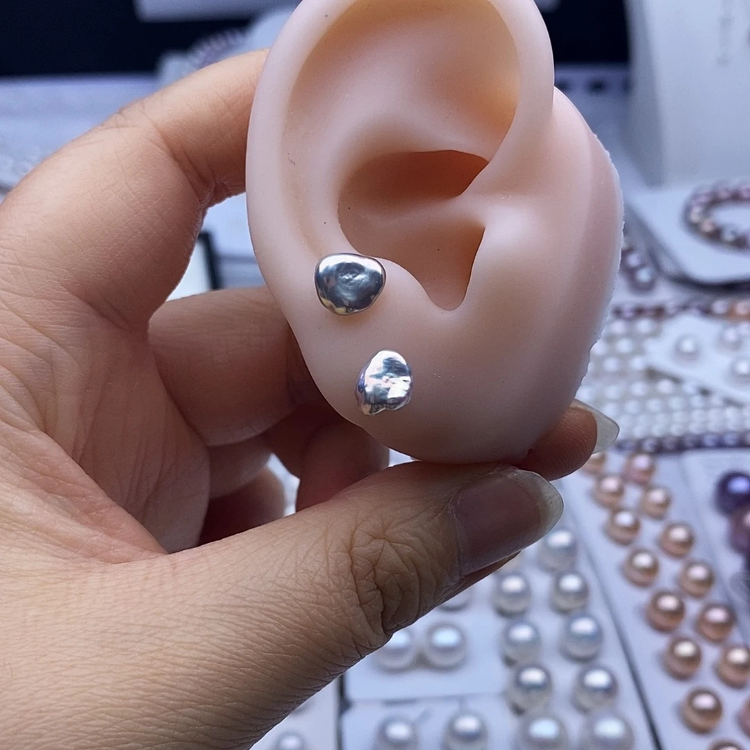 耳饰银S925镶嵌淡水珍珠极光金属花瓣耳钉