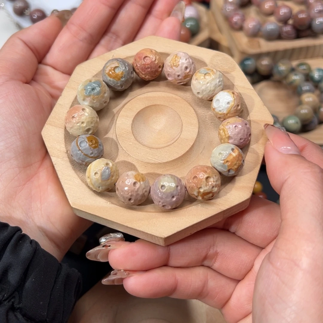 薄***绿石英质玉未镶嵌手链73