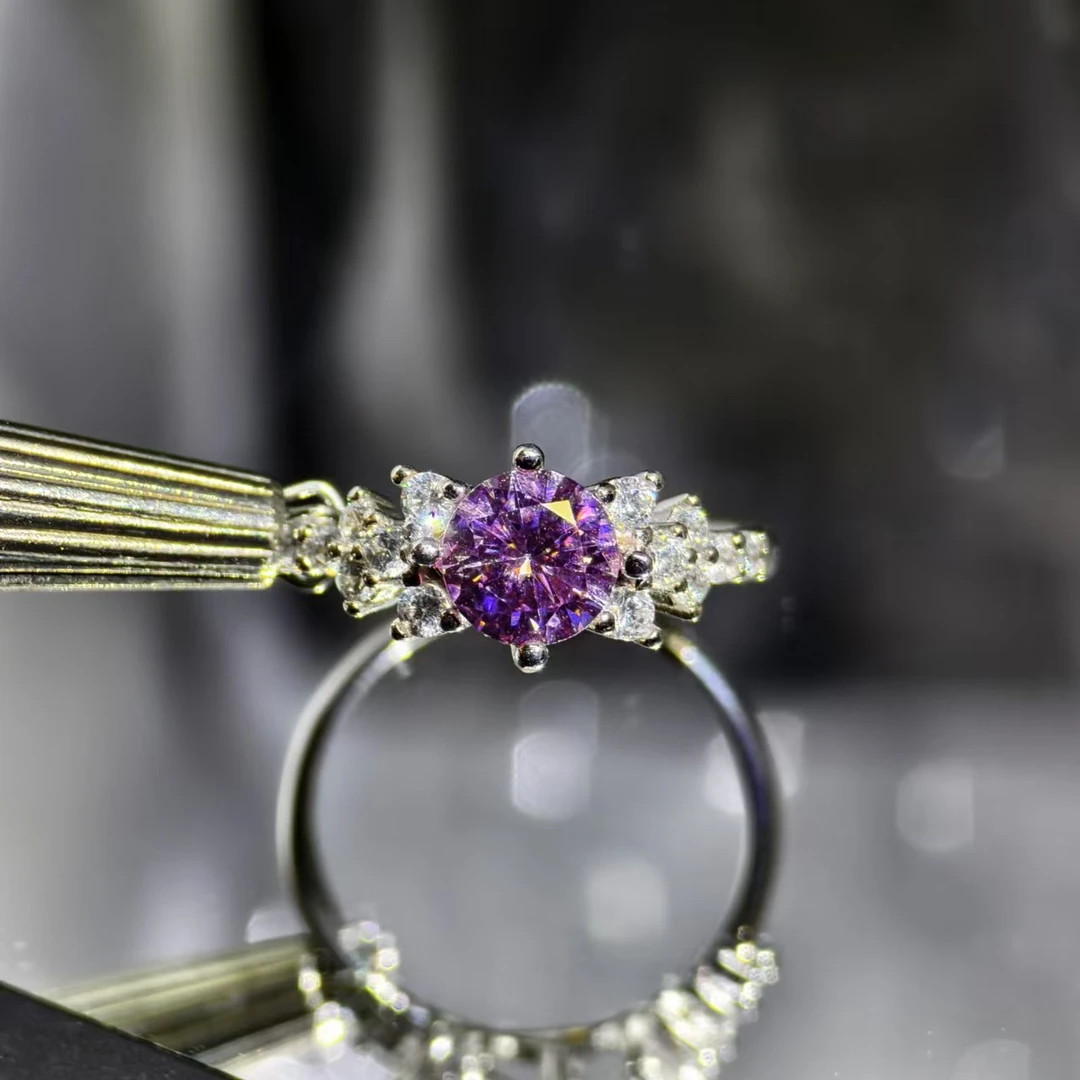 《千年甄选》中.缅A1-29K白繁花粉1CT戒指