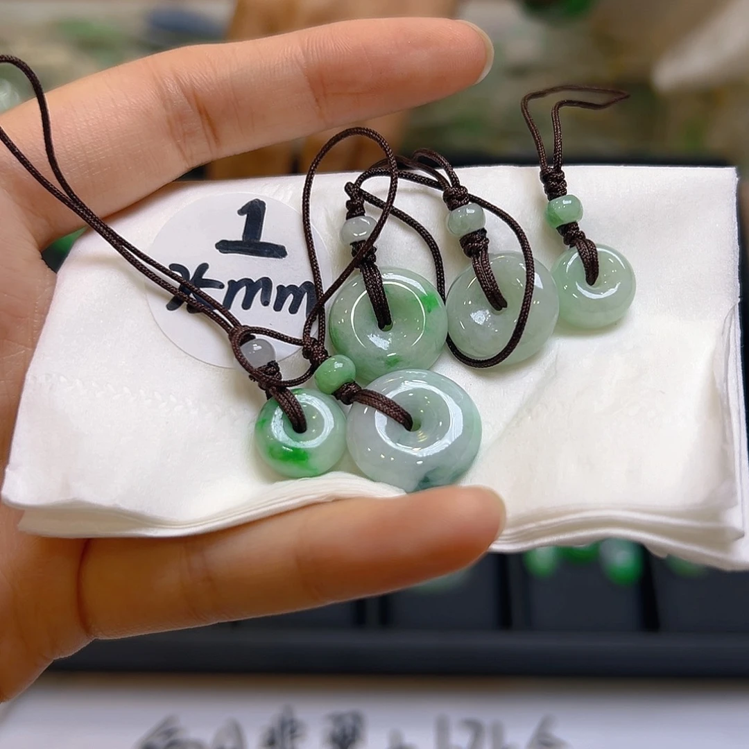 翡翠未镶嵌吊坠(不含链)翡翠