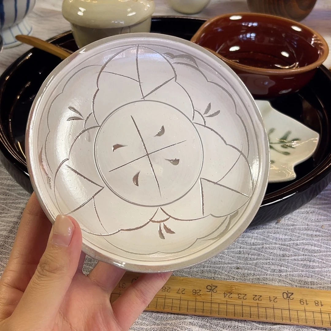 瓷片橘吉粉引刻线三足盘24
