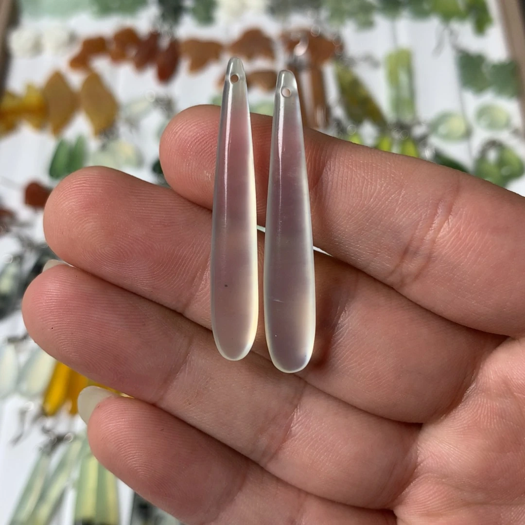 蛇纹石玉耳饰未镶嵌好*