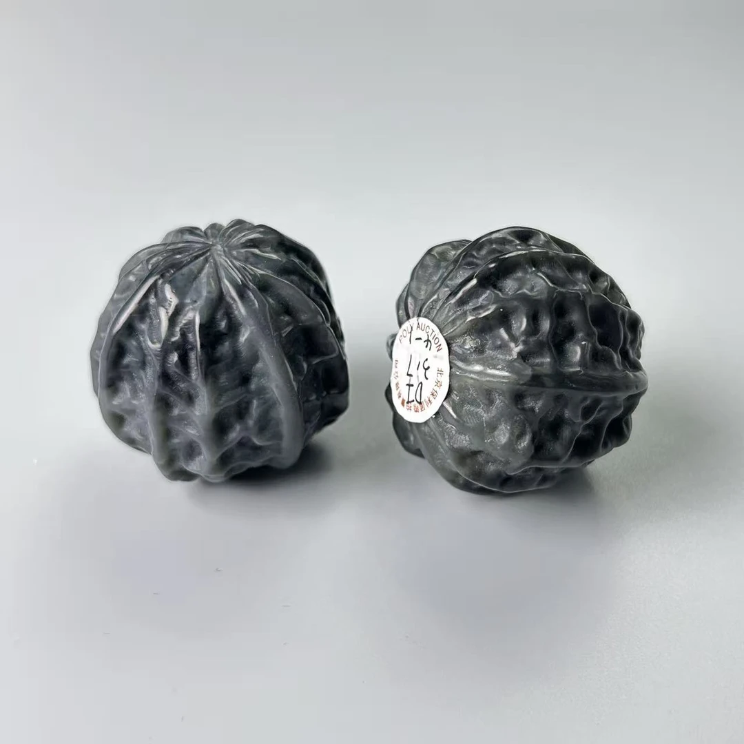 LOT.5/20世纪和田玉青花核桃/