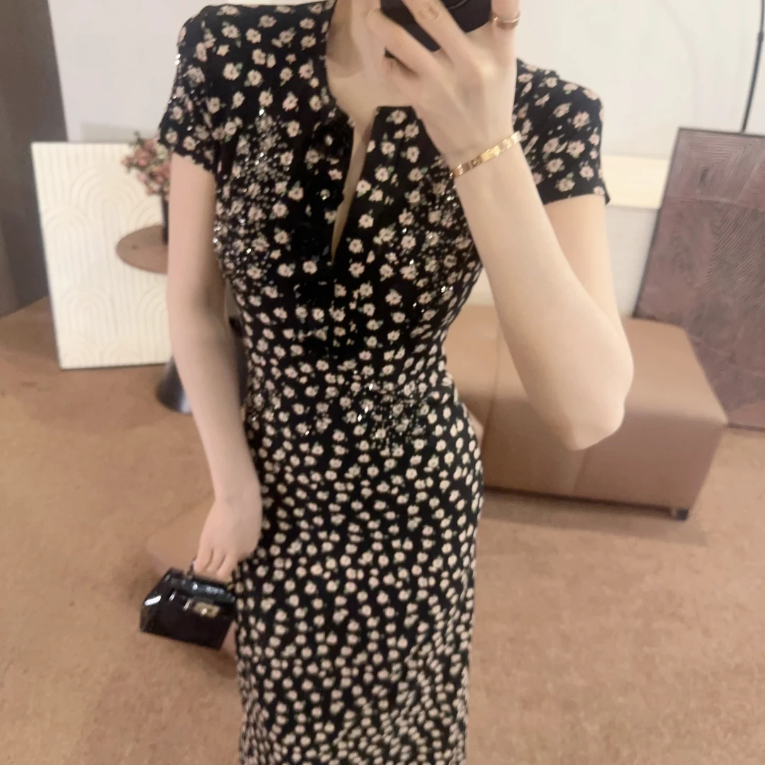 【OS&oneshow】黑色碎花裙连衣裙2025新款法式复古收腰气质显瘦裙子
