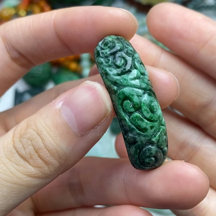 颈饰未镶嵌翡翠吊坠