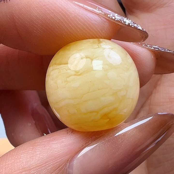 蜜蜡未镶嵌珠宝奇石