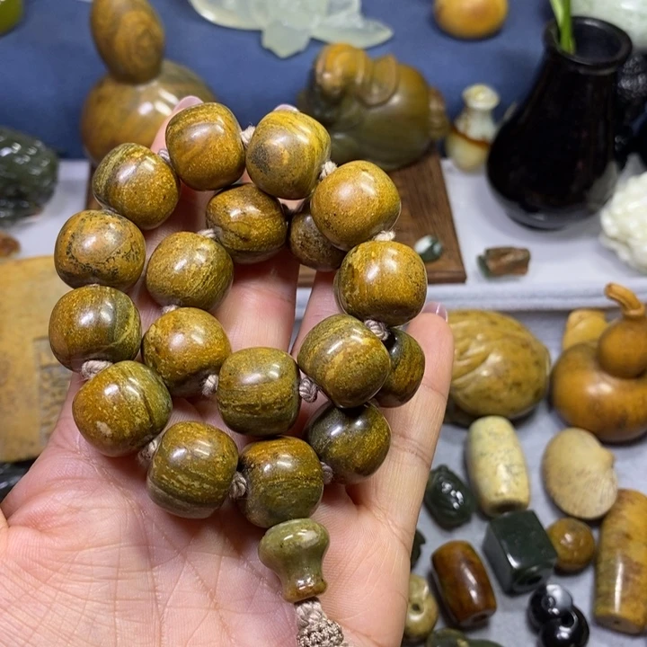 岫岩河磨玉（透闪石质玉）未镶嵌挂件手持