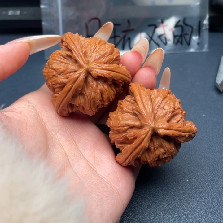 灰***桀吊坠文玩核桃白狮子