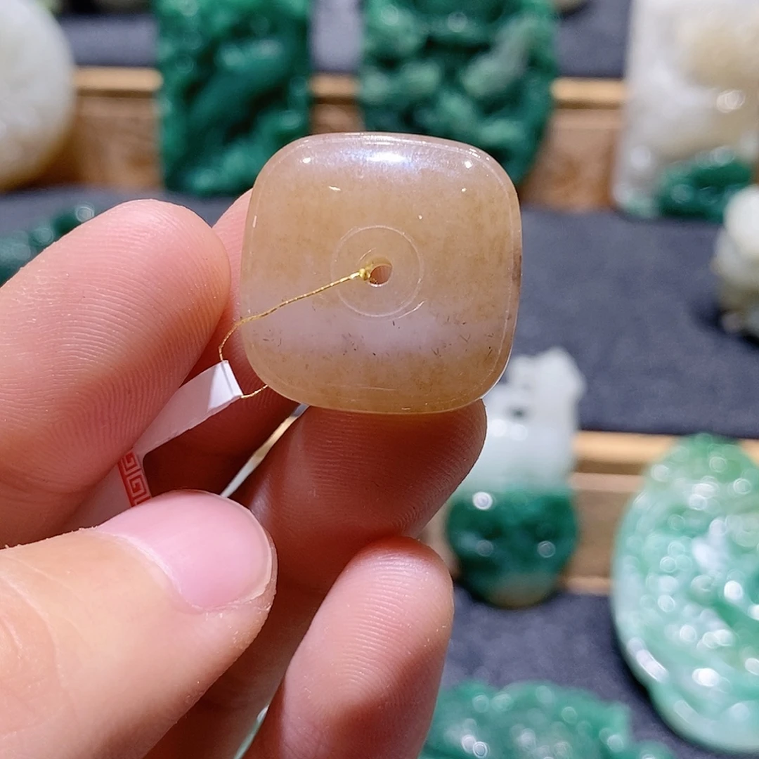 独山玉未镶嵌吊坠