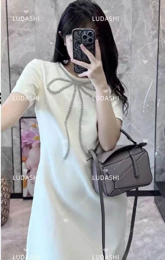 2025春夏款重工水钻蝴蝶结连衣裙女名媛高级气质小香风短裙