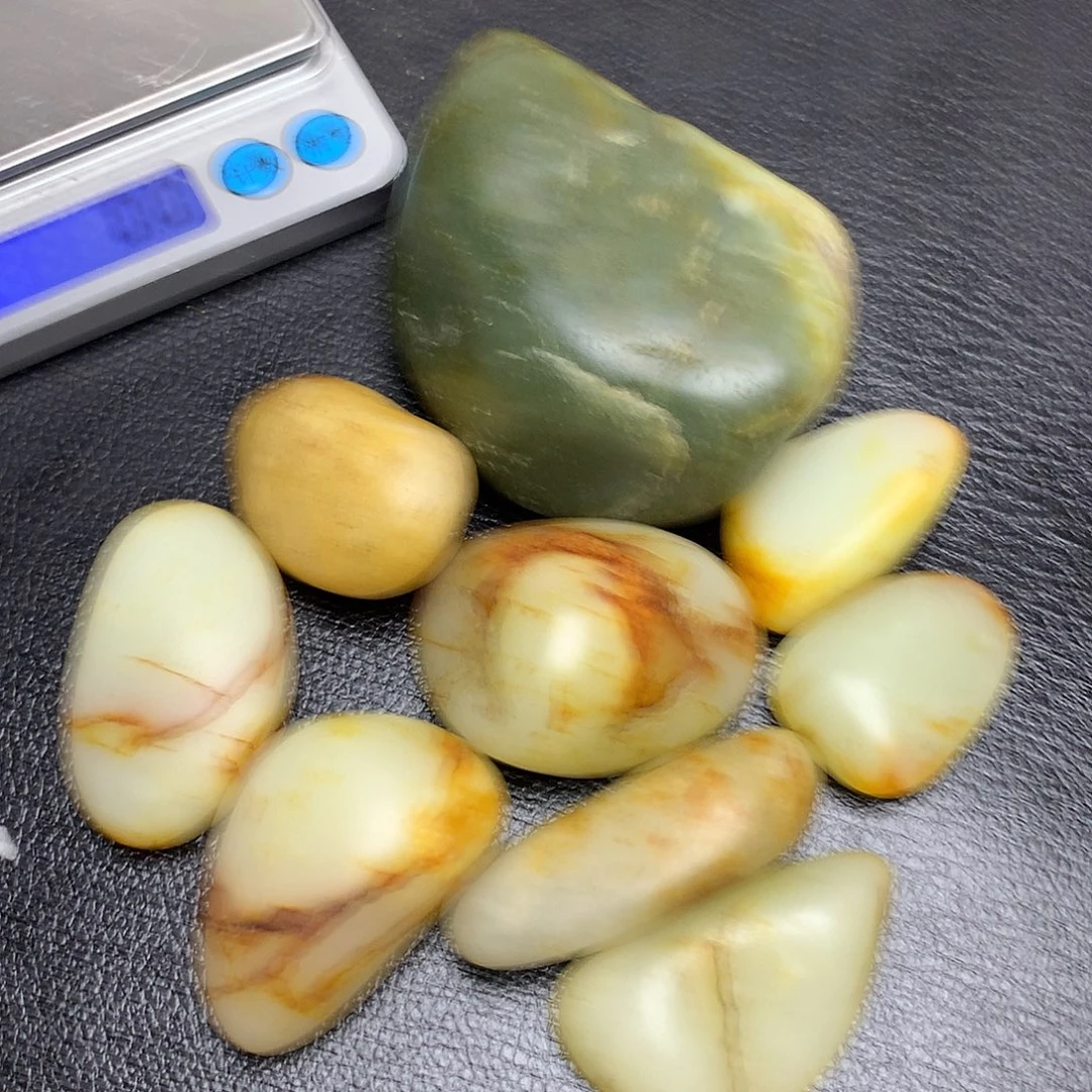 爱***o和田玉未镶嵌摆件