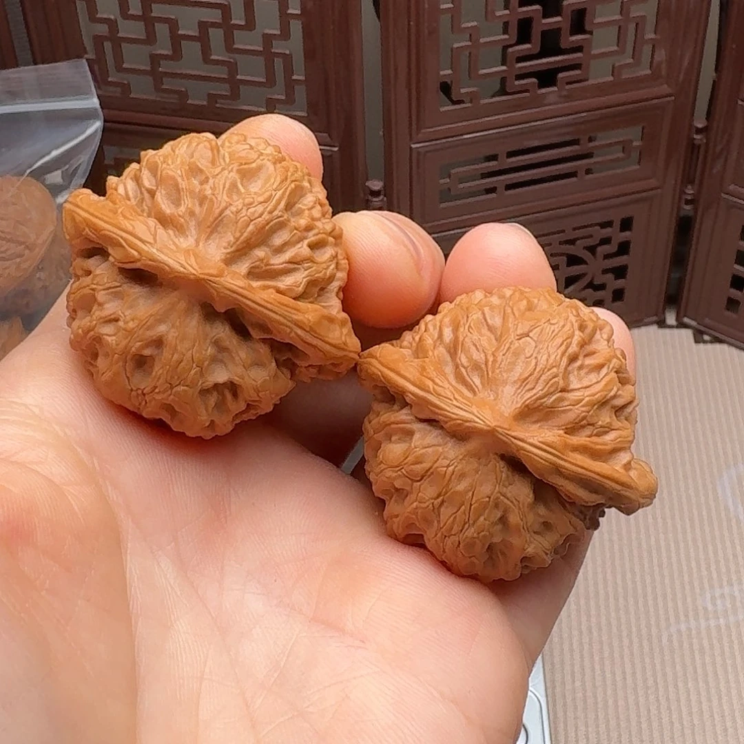 文玩核桃把件宫灯