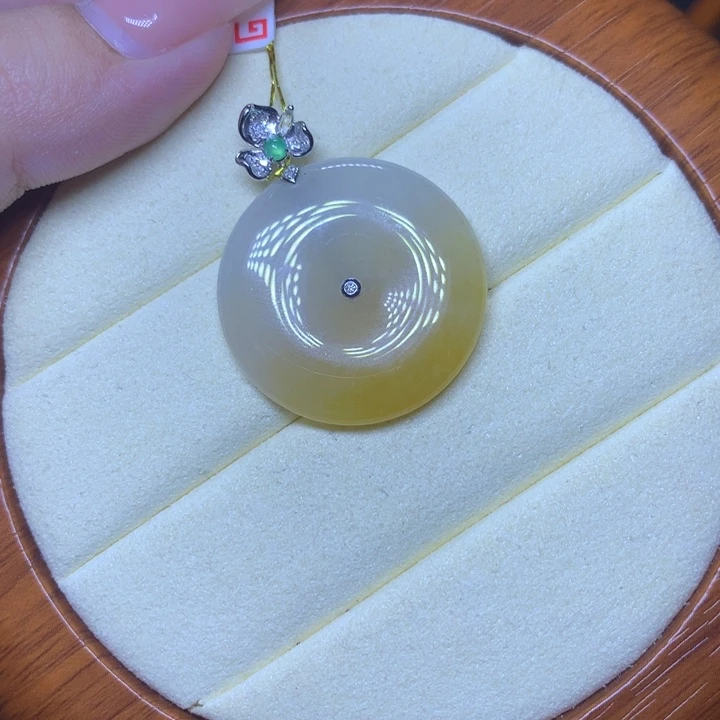 颈饰18K金镶嵌翡翠天然