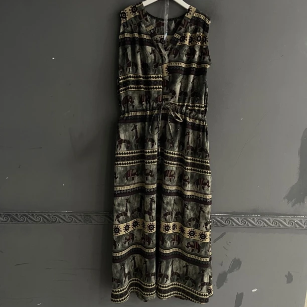 背心夏季长裙大码连衣裙圆领成人时髦小姨风长款