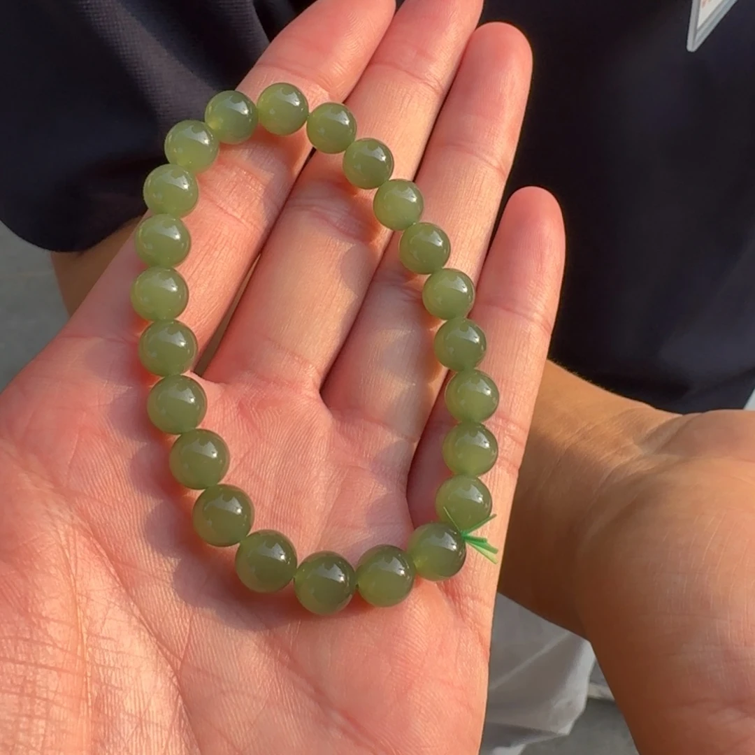 和田玉未镶嵌颈饰84赵姐卡8左右