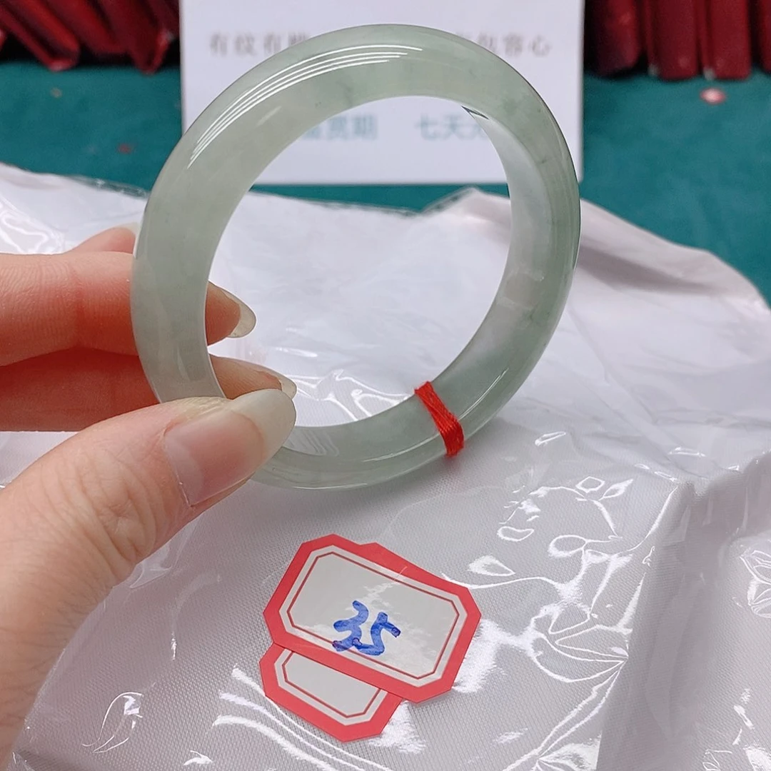 翡翠手镯未镶嵌春*35555555
