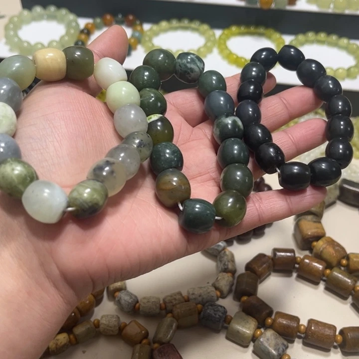 蛇纹石玉未镶嵌手链颗颗有瑕