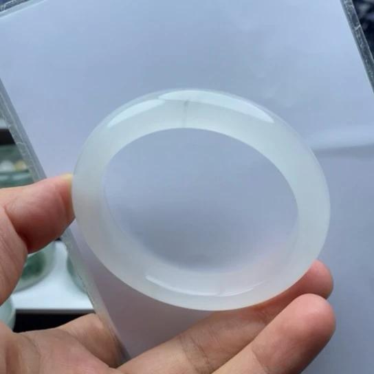 石英质玉（金丝玉）手镯未镶嵌