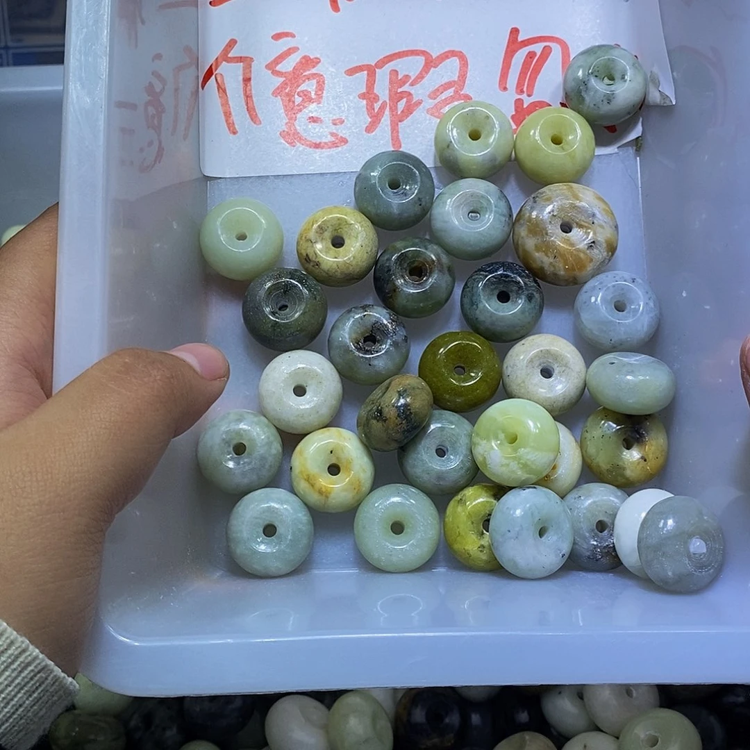 合金蛇纹石玉颈饰250