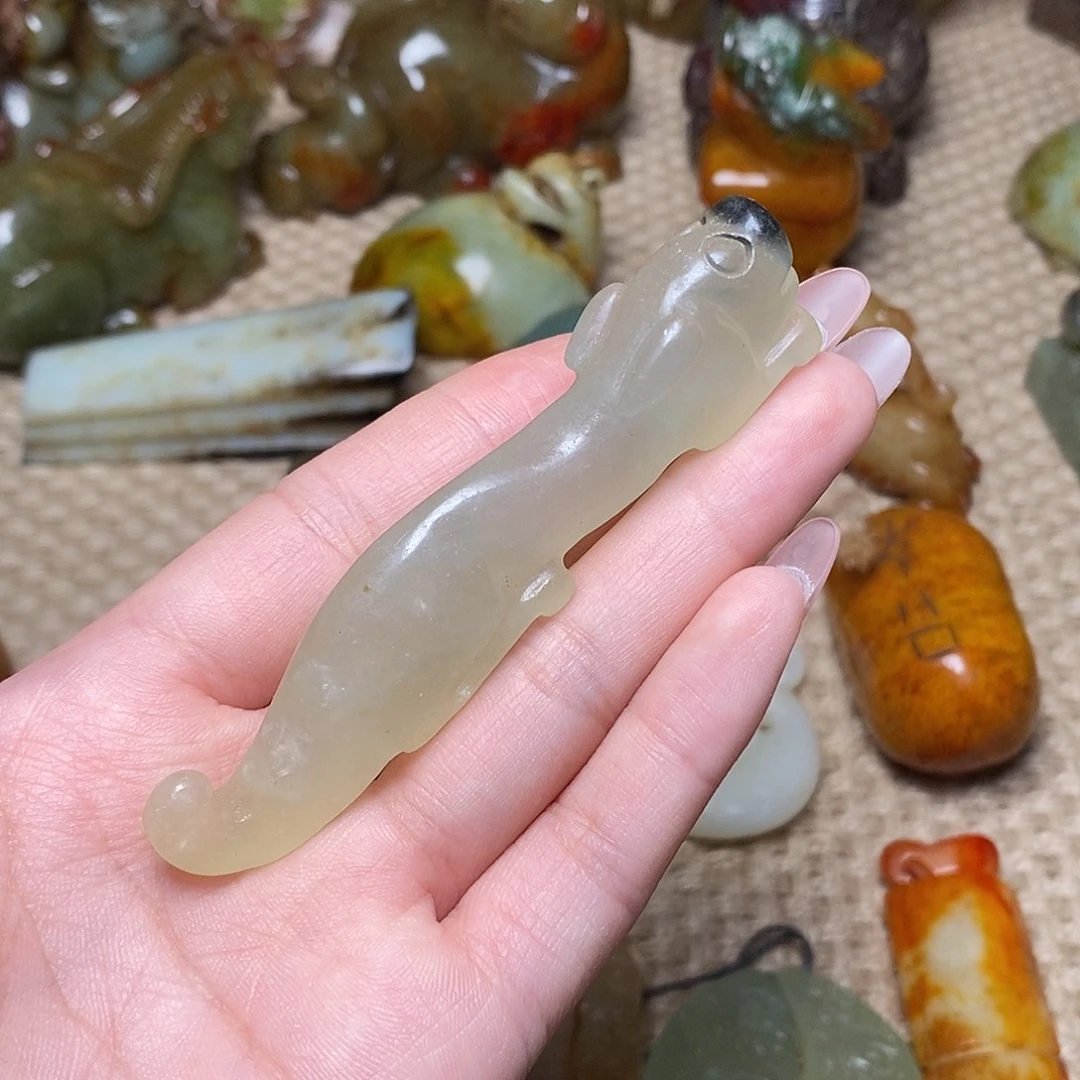 未镶嵌蛇纹石玉颈饰
