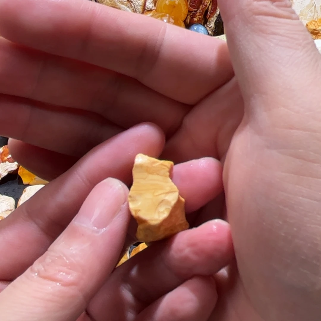 定制琥珀未镶嵌蜜蜡