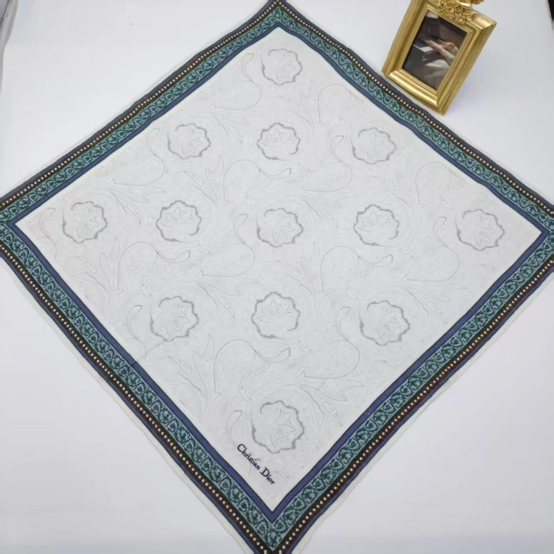 95新 DIOR/迪奥 海囤/迪奥/丝巾/yy11485