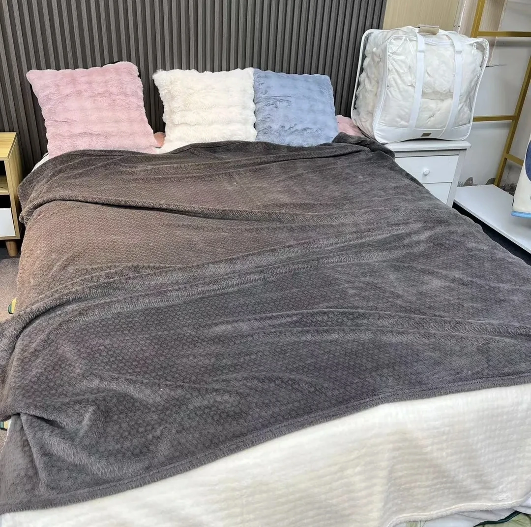 【咖啡剪花】180*200休闲毯绒毛毯双人盖毯耐脏厚多功能睡毯