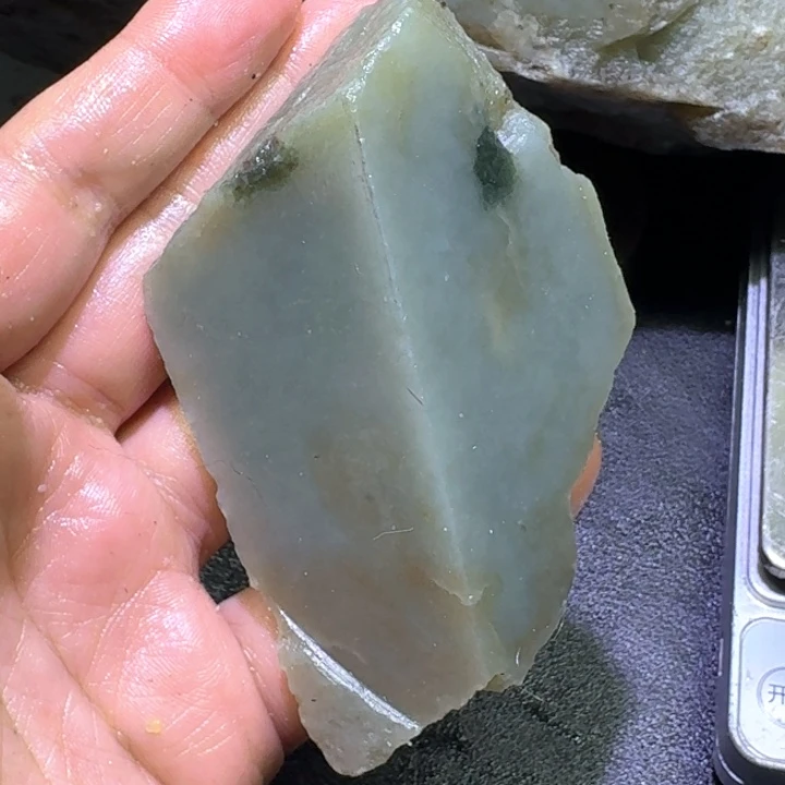 和田玉未镶嵌珠宝半成品