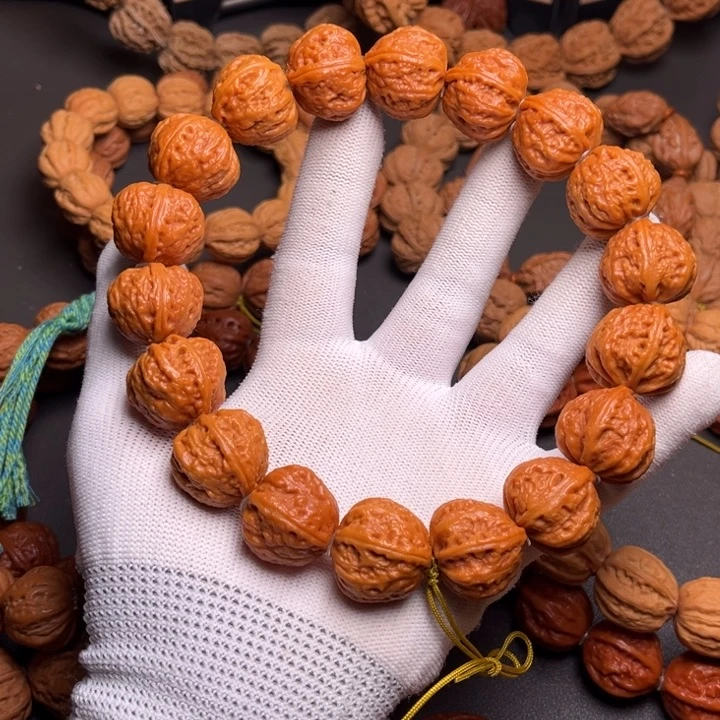 w***a文玩核桃手串桃心