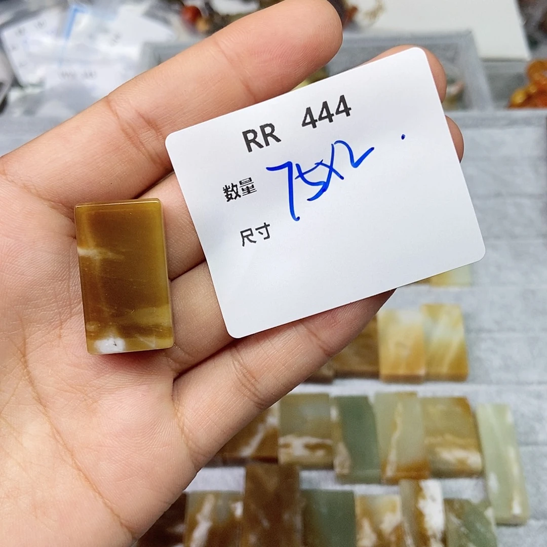 鼻***去翡翠未镶嵌颈饰RR444