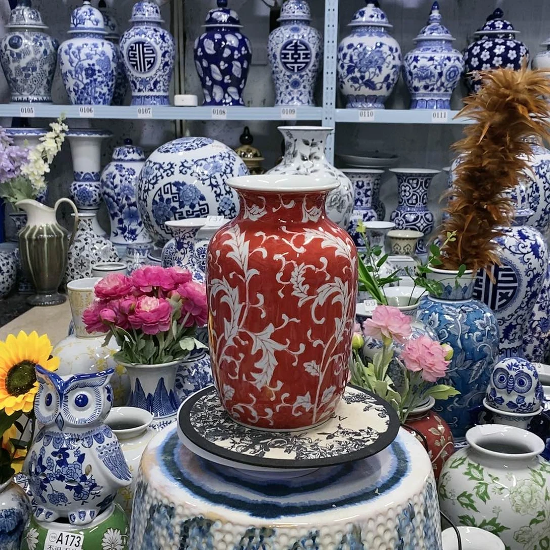 【闪购商品】摆件红釉花瓶瓷器摆件………………………………