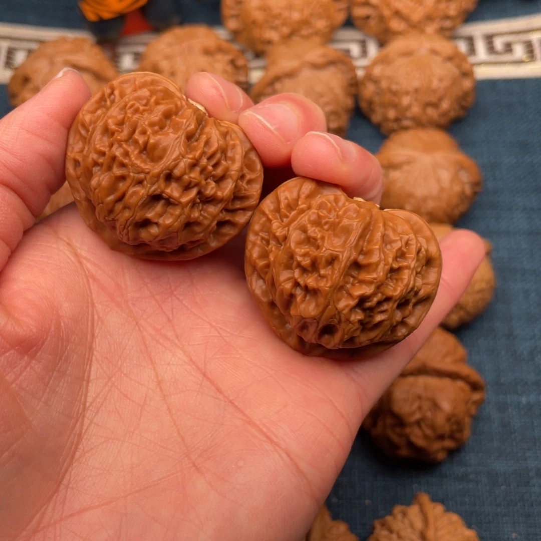 文玩核桃把件39全品毕业桃心宫灯