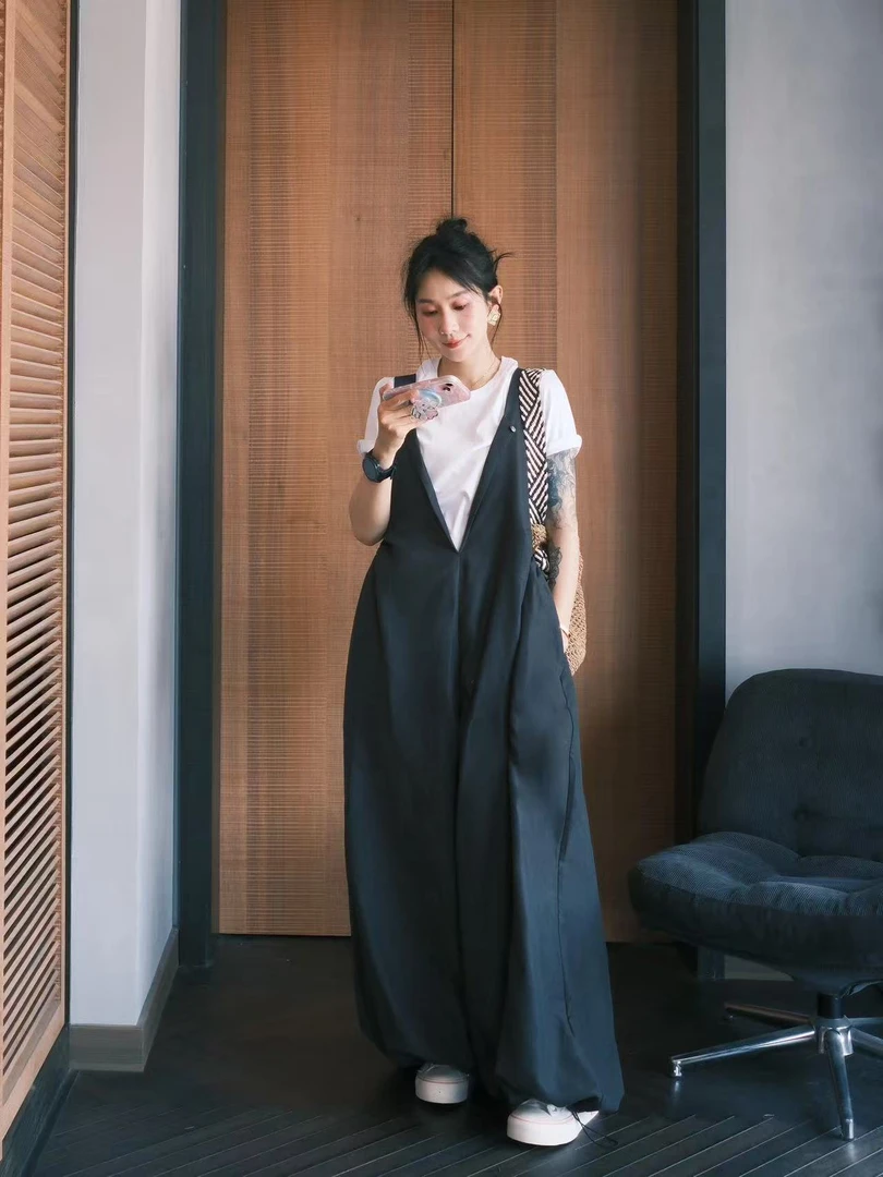 2025夏季新款韩系慵懒松弛感工装背带裤白色简约白色短袖t恤套装