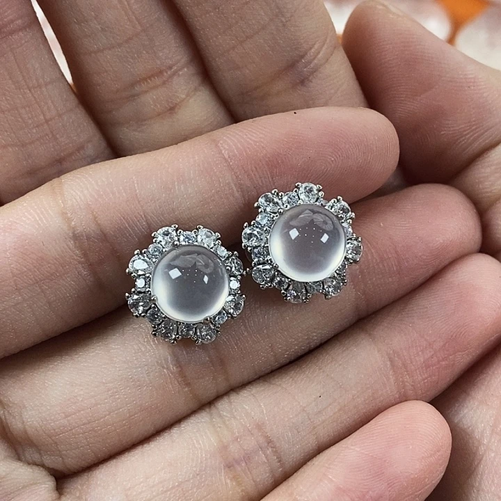 石英质玉合金颈饰